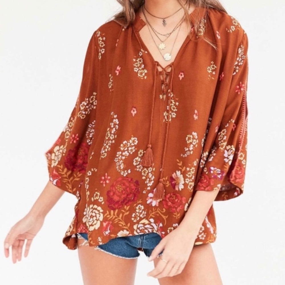 Ecote | UO Rust Floral Pattern Bell Sleeve Boho Top Lightweight Floaty Blouse